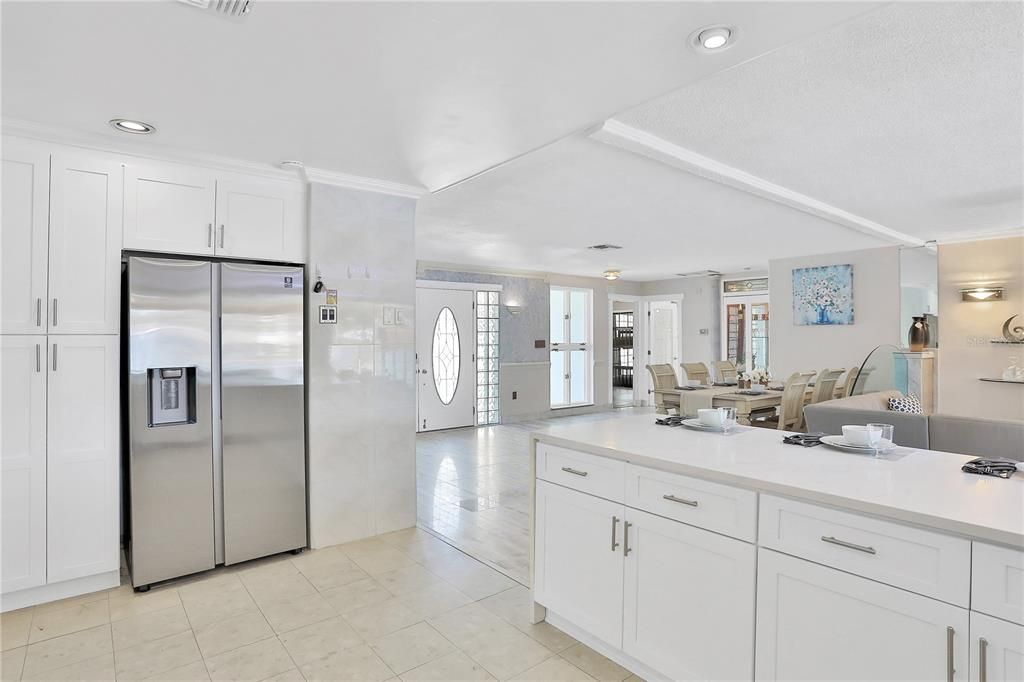 Interior, Kitchen, Recessed Lighting, Living room, Ceramic Tile