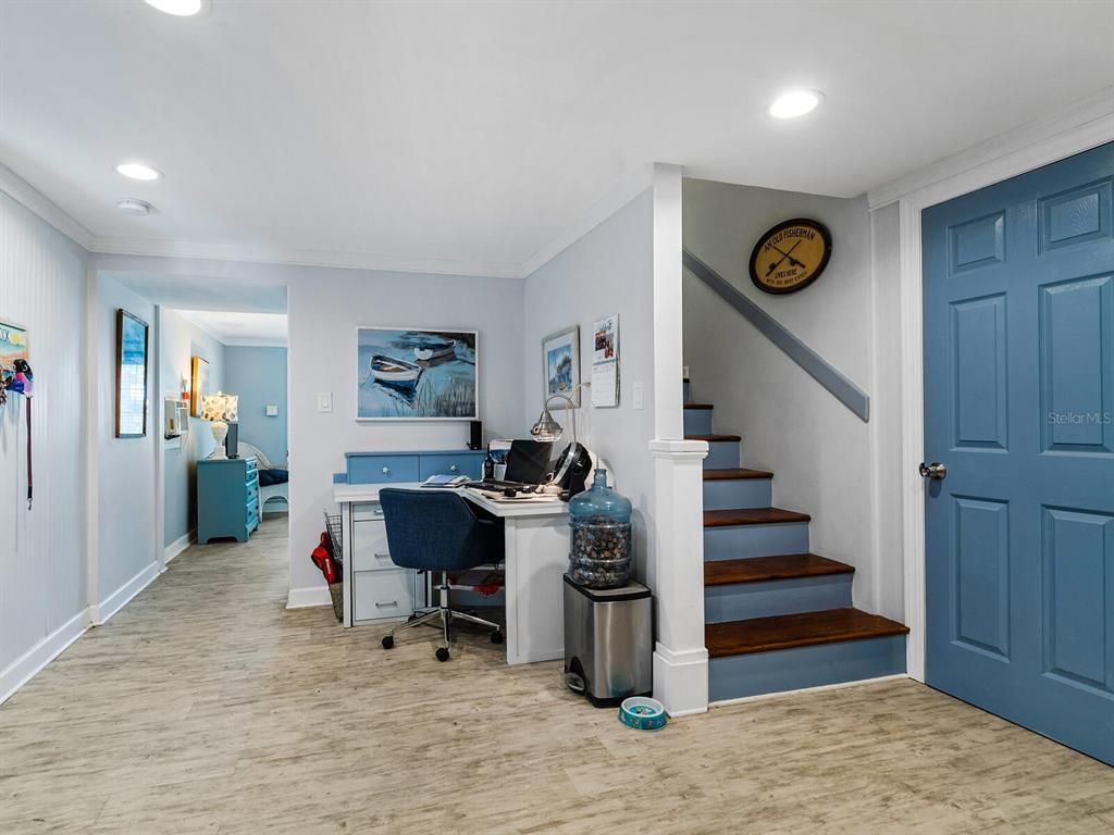 Home Office, Interior, Recessed Lighting, Wood Texture Flooring