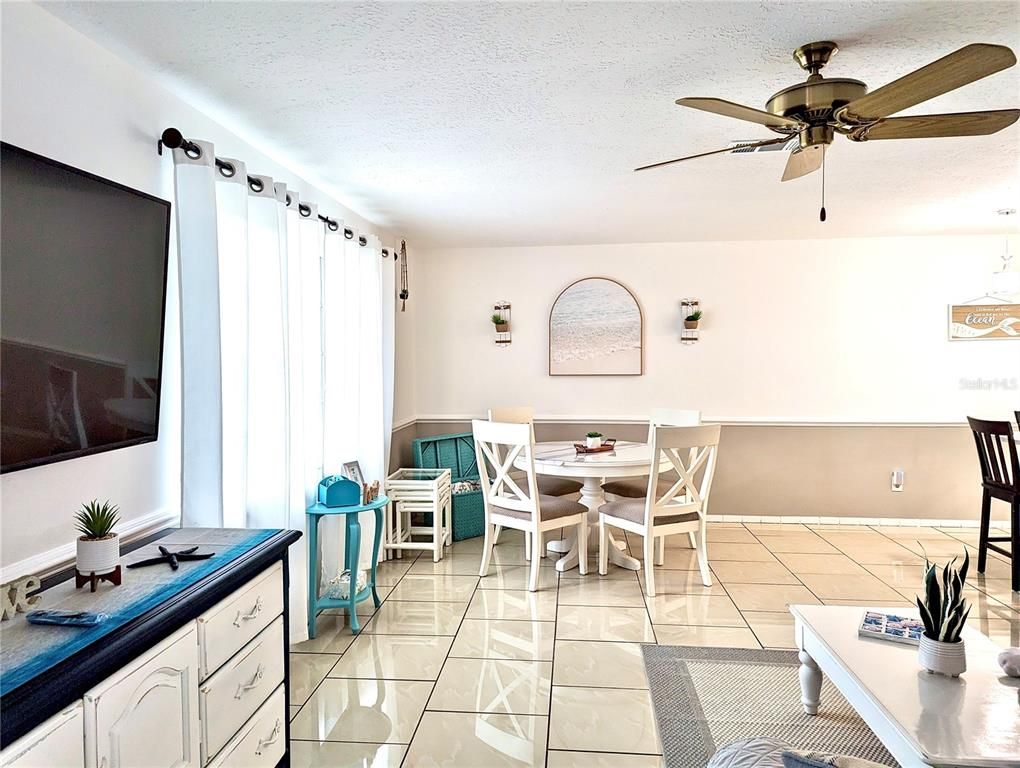 Dining room, Interior