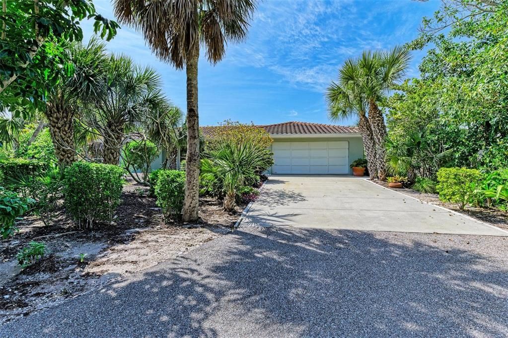 Detached Garage, Exterior