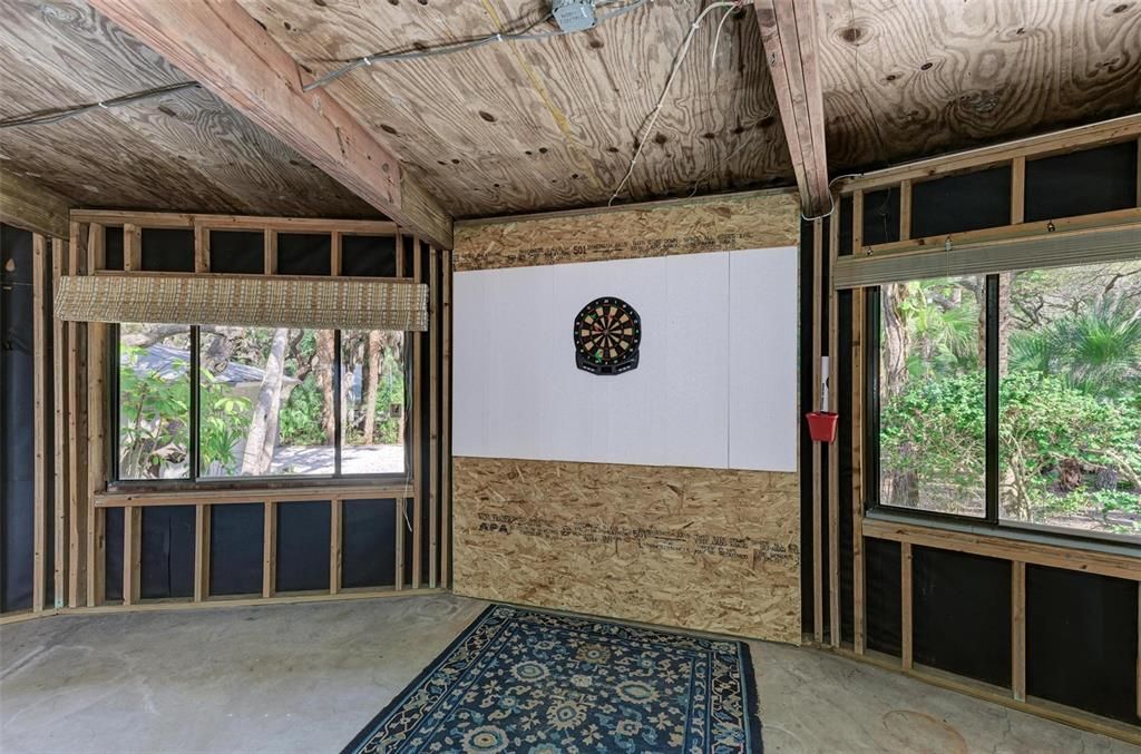 Empty room, Interior, Wooden Ceilings