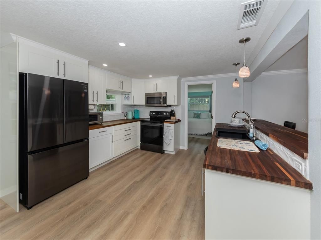 Interior, Kitchen, Pendant Lights, Recessed Lighting, Wood Texture Flooring