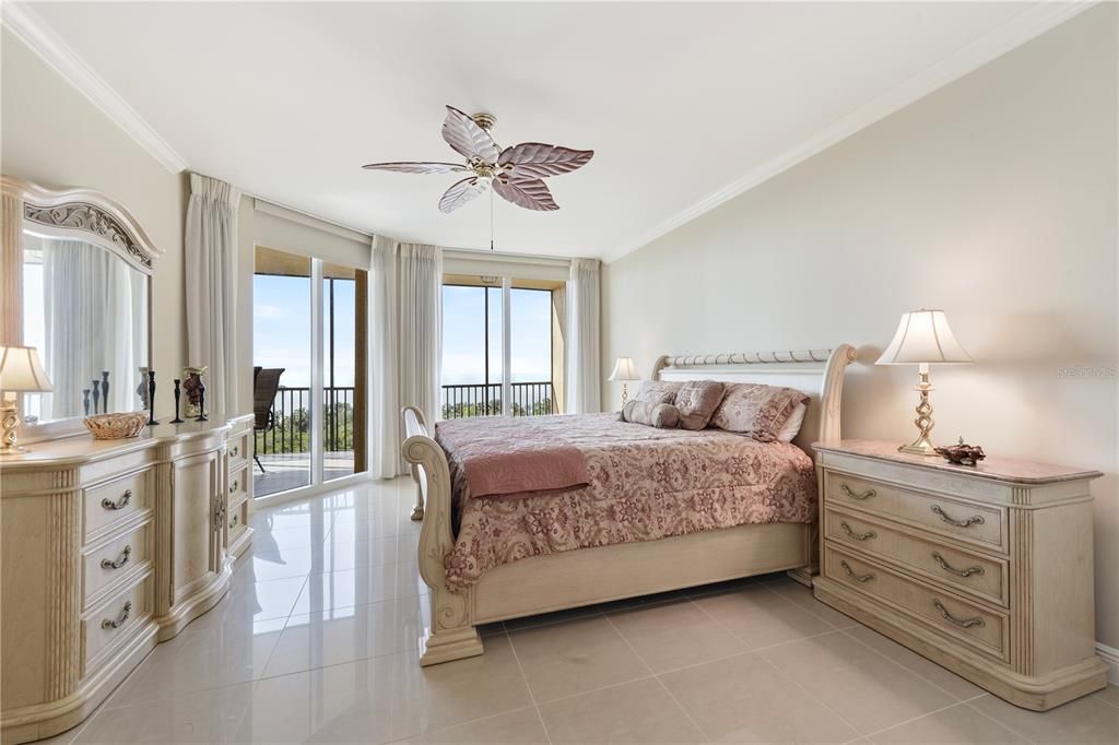 Bedroom, Interior, Water