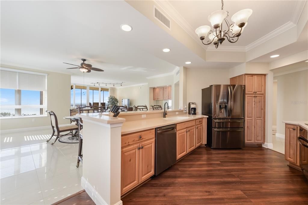 Chandelier, Dining room, Interior, Kitchen, Recessed Lighting, Wood Texture Flooring