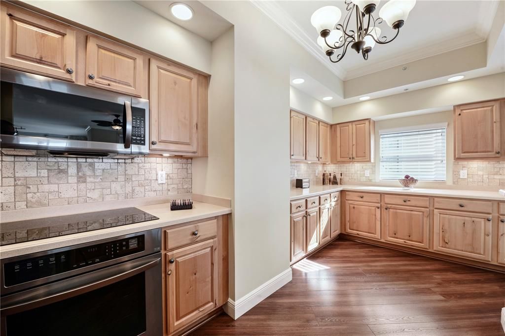 Chandelier, Interior, Kitchen, Recessed Lighting, Wood Texture Flooring