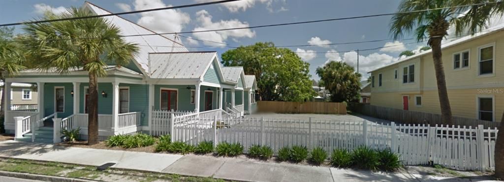 Exterior, Facade, American Foursquare