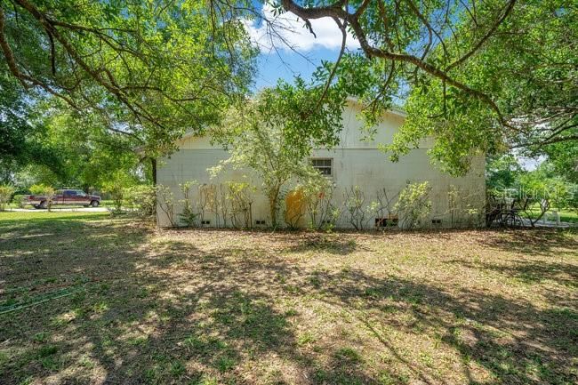 Backyard, Exterior