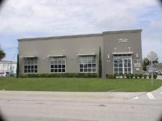 Backyard, Exterior, Facade, Modern