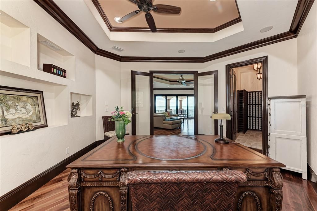 Interior, Recessed Lighting, Wood Texture Flooring