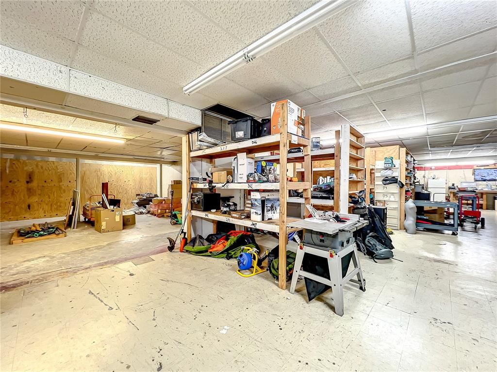 Garage, Interior