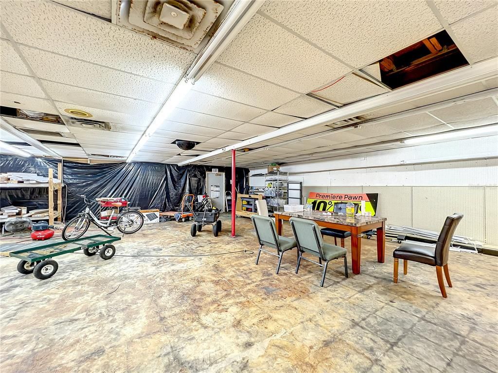 Dining room, Interior