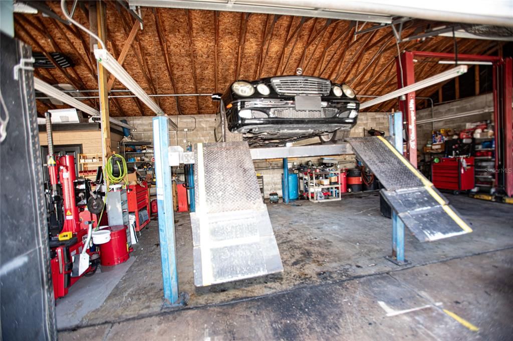 Garage, Interior