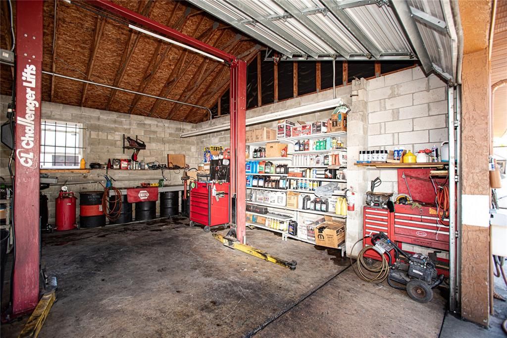 Garage, Interior