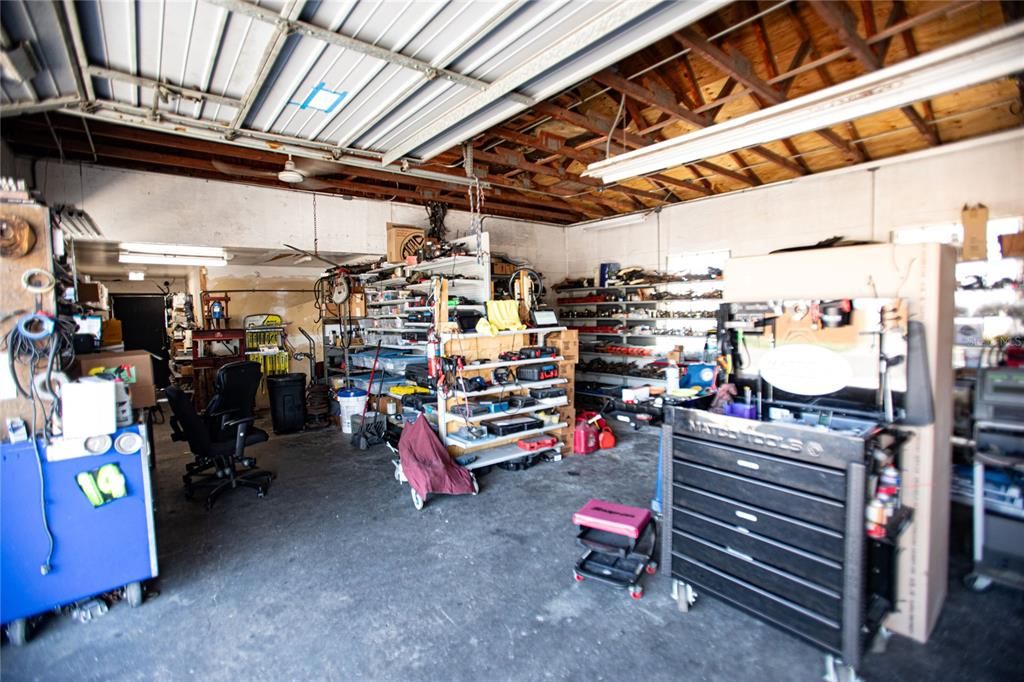 Garage, Interior, Wooden Beams