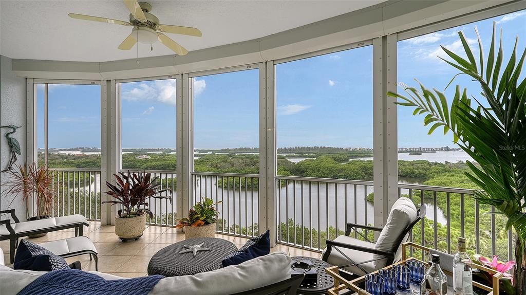 Interior, Sun Room, Water