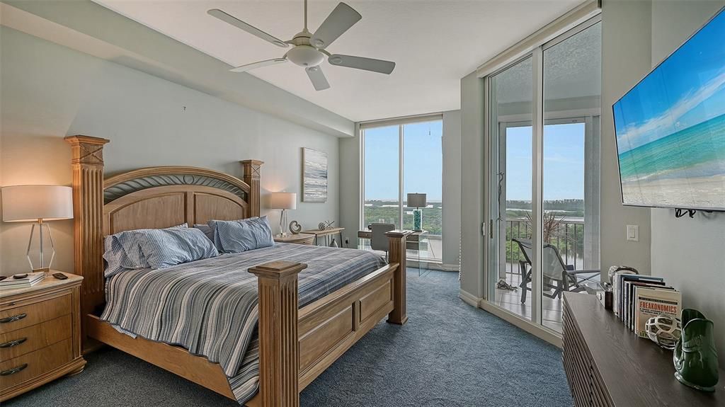 Bedroom, Interior, Water