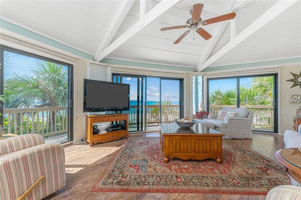 Interior, Living room, Sun Room, Water, Wood Texture Flooring