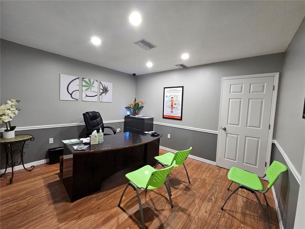 Home Office, Interior, Recessed Lighting, Wood Texture Flooring