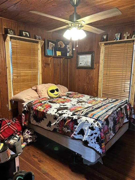 Bedroom, Interior, Wood Texture Flooring, Wooden Walls