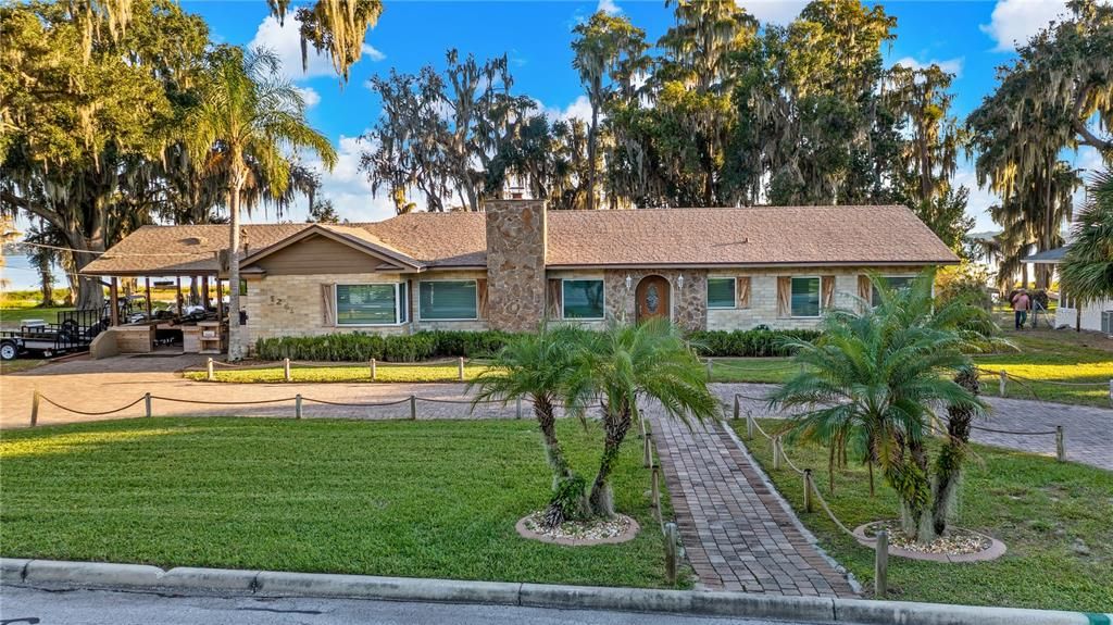 Backyard, Exterior, Facade, Ranch