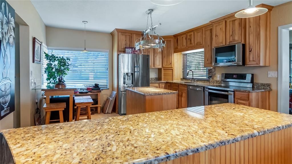 Dining room, Interior, Kitchen, Pendant Lights, Stainless Steel Appliances