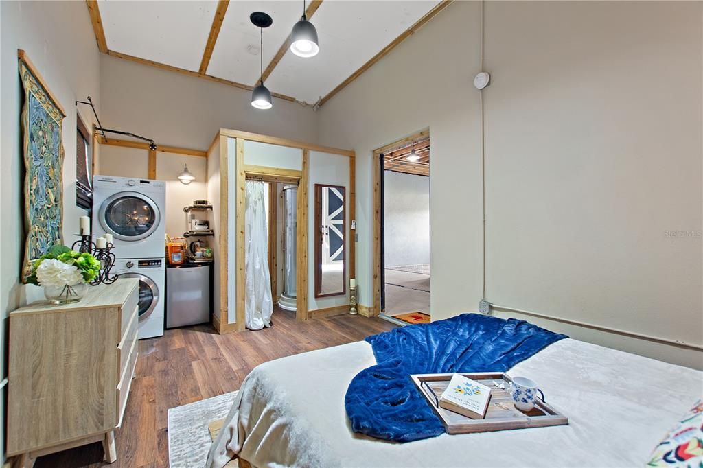 Interior, Utility Closets, Washer, Wood Texture Flooring