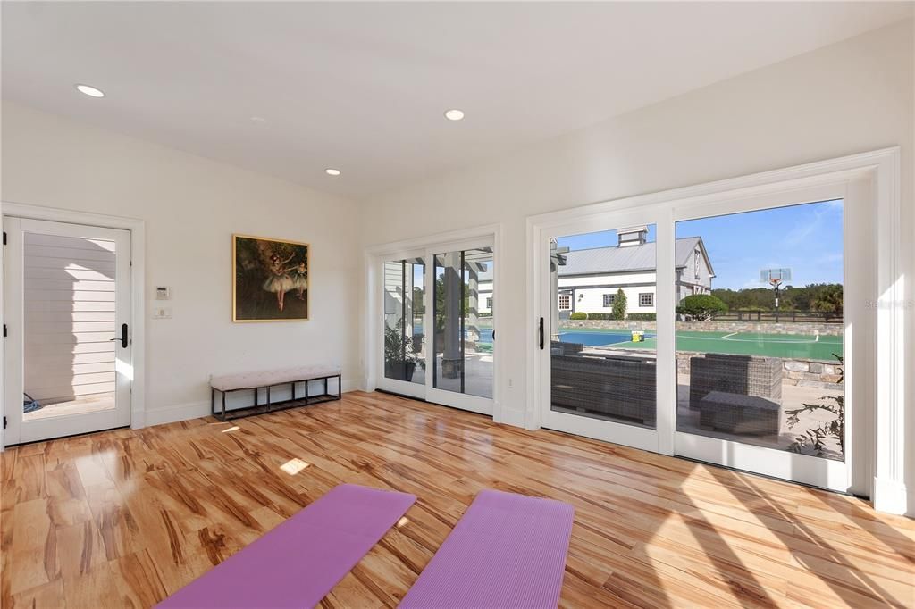 Interior, Recessed Lighting, Wood Texture Flooring