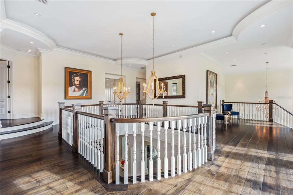 Chandelier, Interior, Recessed Lighting, Wood Texture Flooring