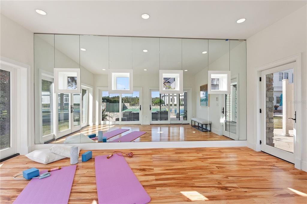 Interior, Recessed Lighting, Wood Texture Flooring