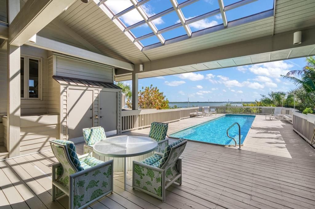 Exterior, Pool, Water