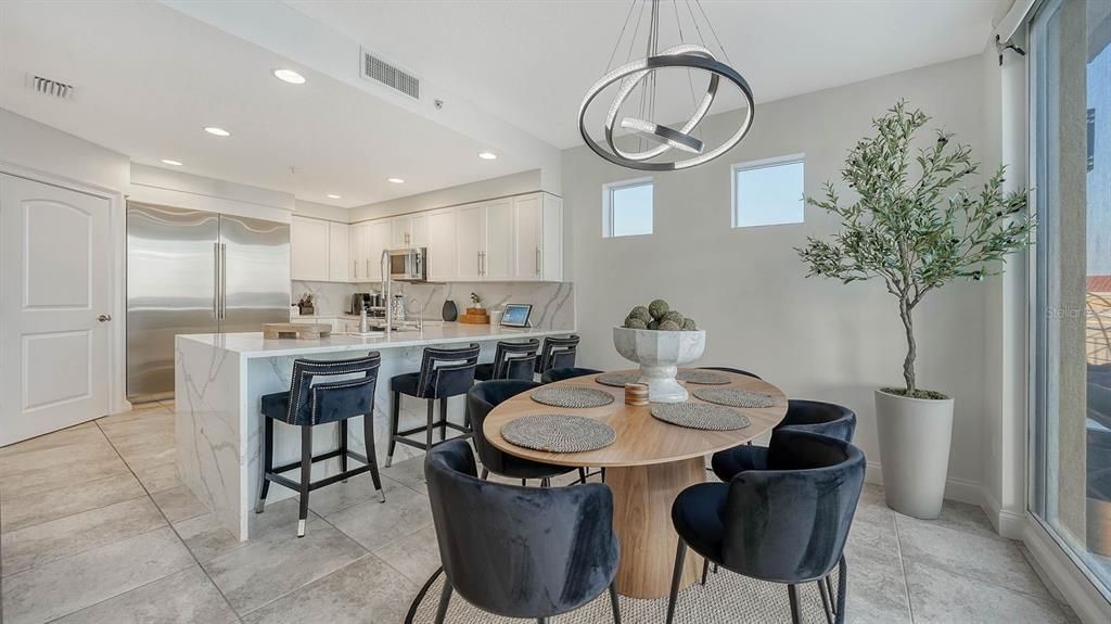 Dining room, Interior, Kitchen, Recessed Lighting, Stainless Steel Appliances