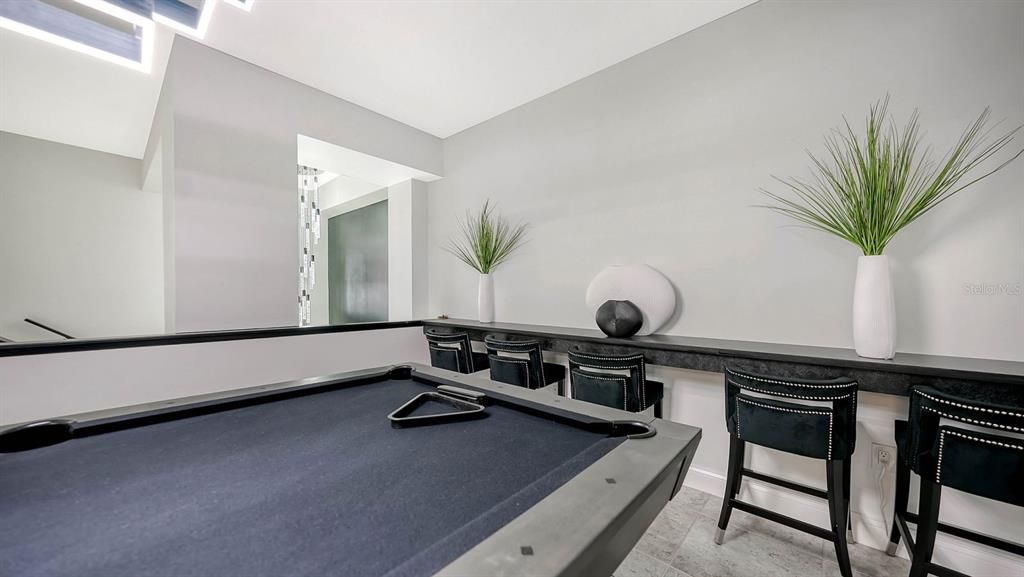 Billiard Table, Game Room, Interior