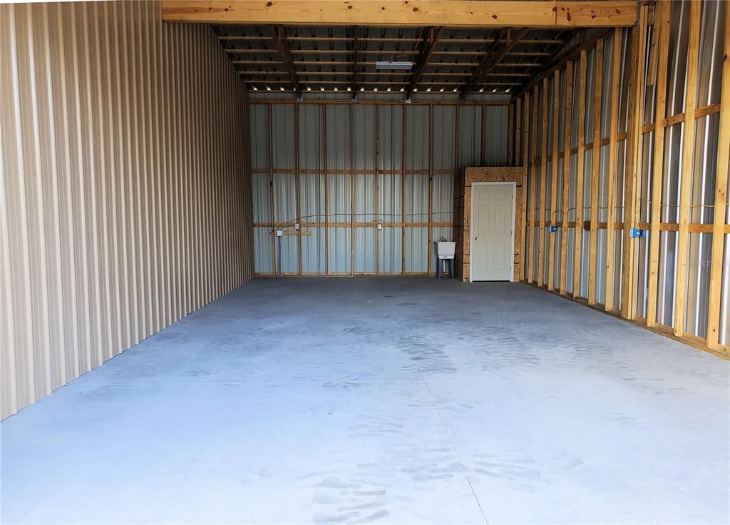 Empty room, Interior, Wooden Beams