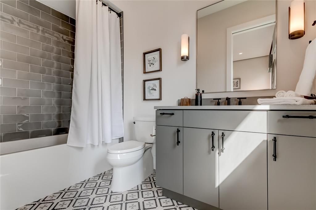Bathroom, Interior, Recessed Lighting