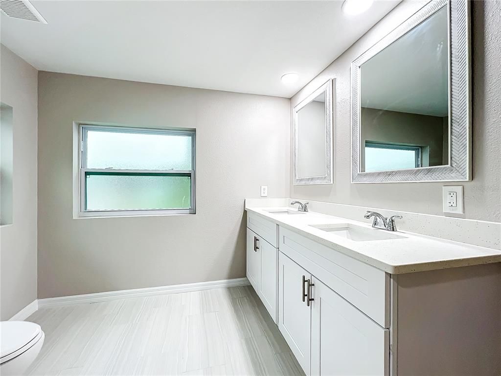Bathroom, Dual Sink Vanities, Interior, Recessed Lighting