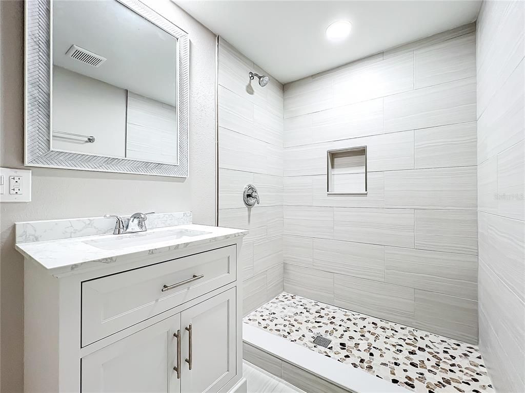 Bathroom, Interior, Recessed Lighting