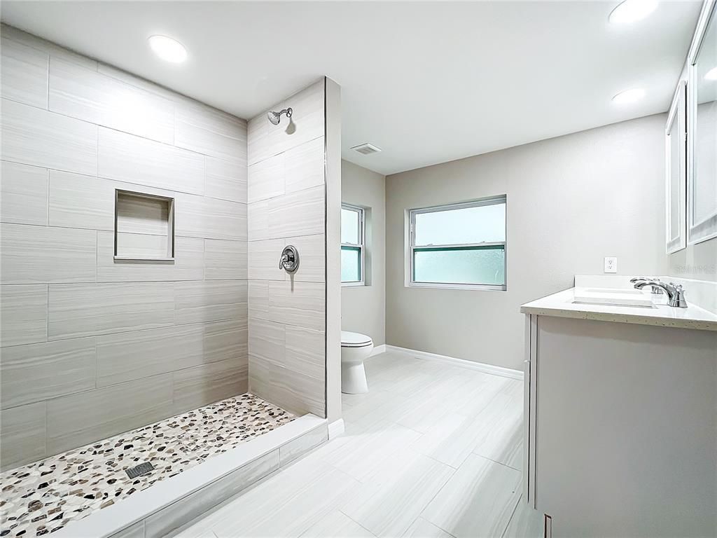 Bathroom, Interior, Recessed Lighting