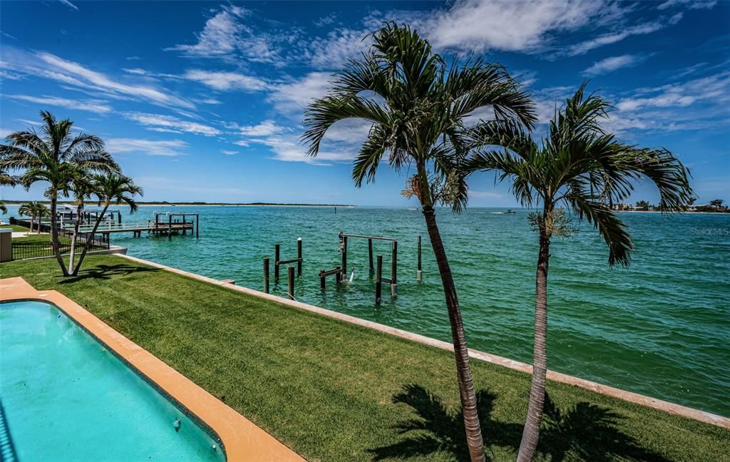 Exterior, Pool, Water