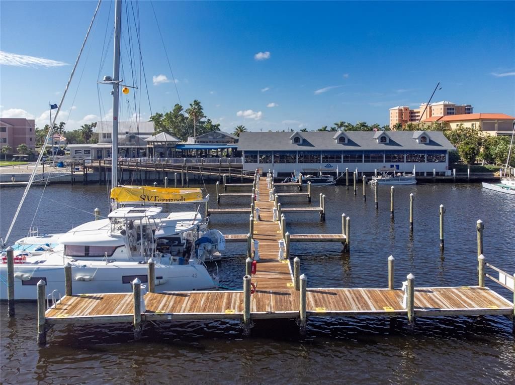 Exterior, Lake