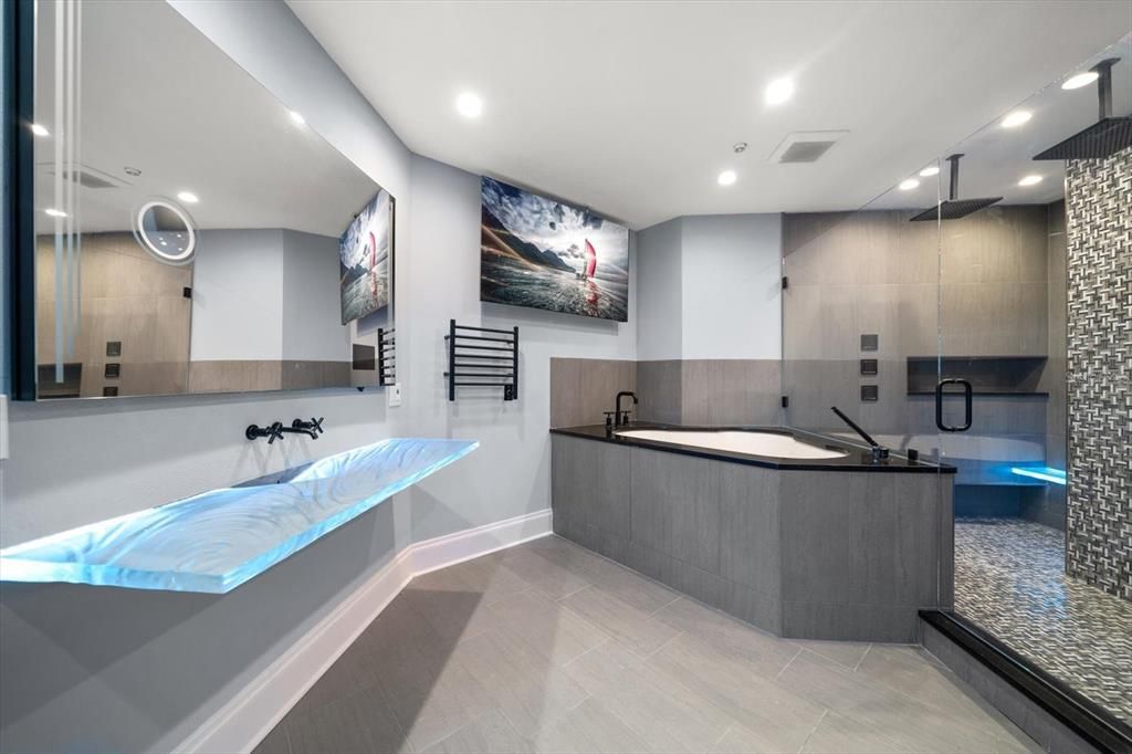 Bathroom, Interior, Recessed Lighting