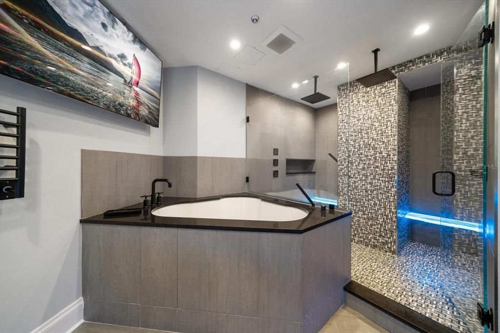 Bathroom, Interior, Recessed Lighting