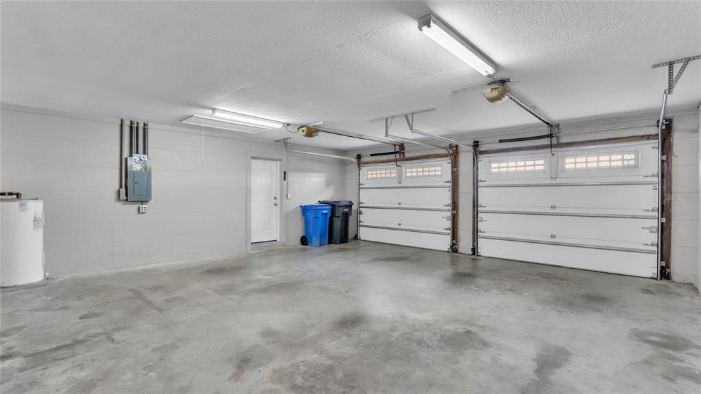 Garage, Interior