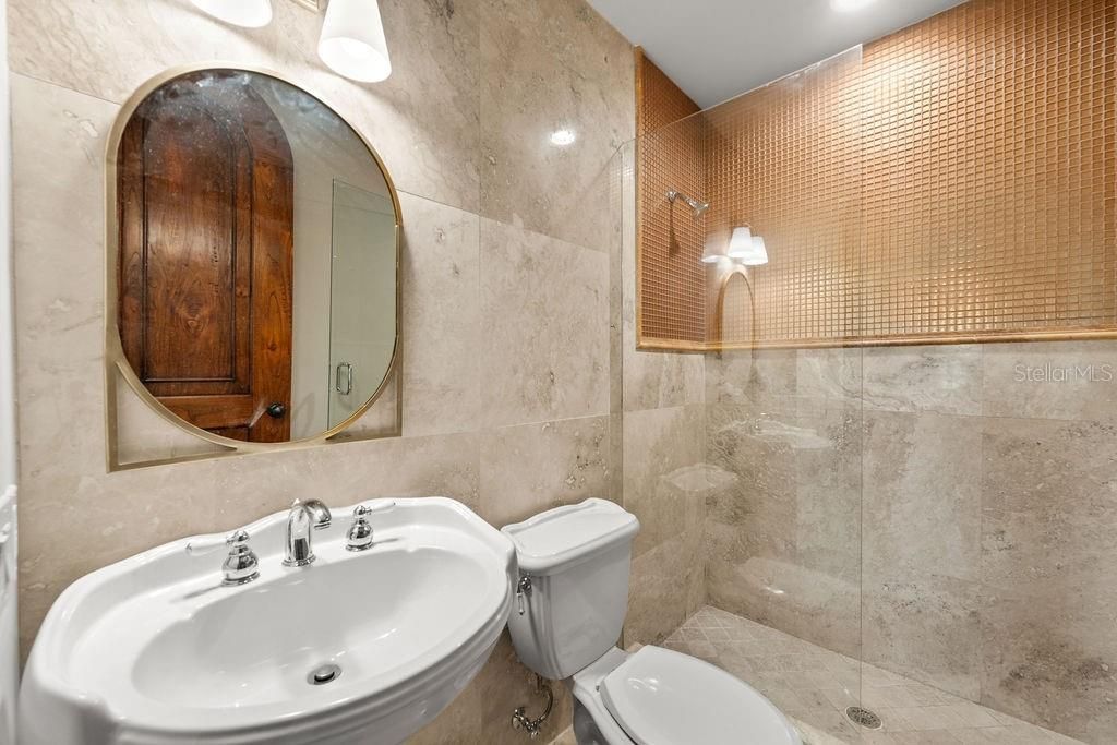 Bathroom, Interior, Recessed Lighting