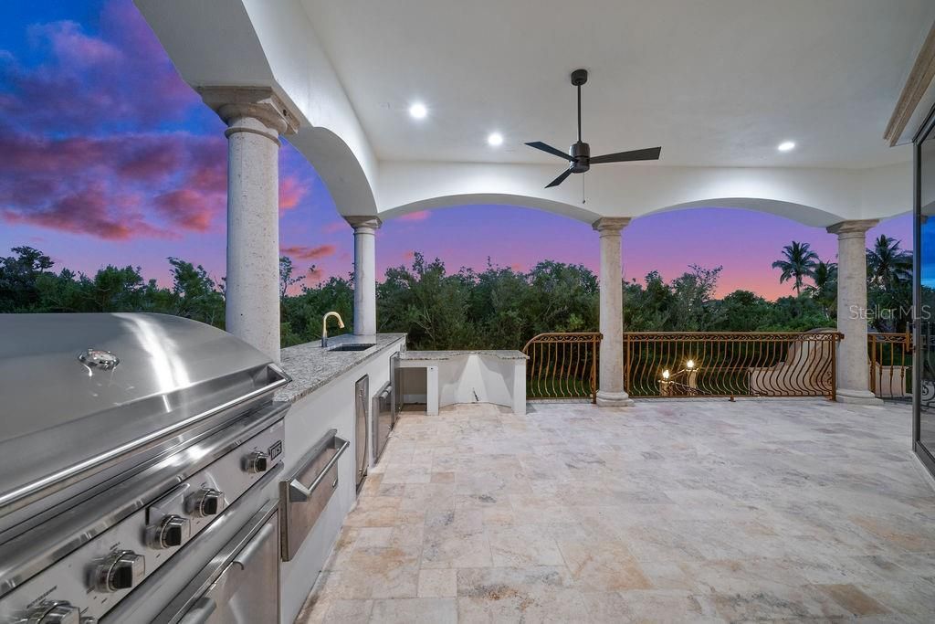 Exterior, Outdoor Kitchen