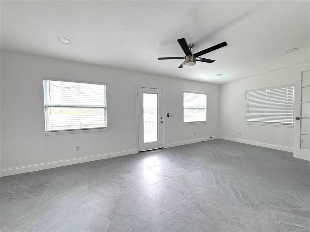 Empty room, Interior, Marble, Recessed Lighting