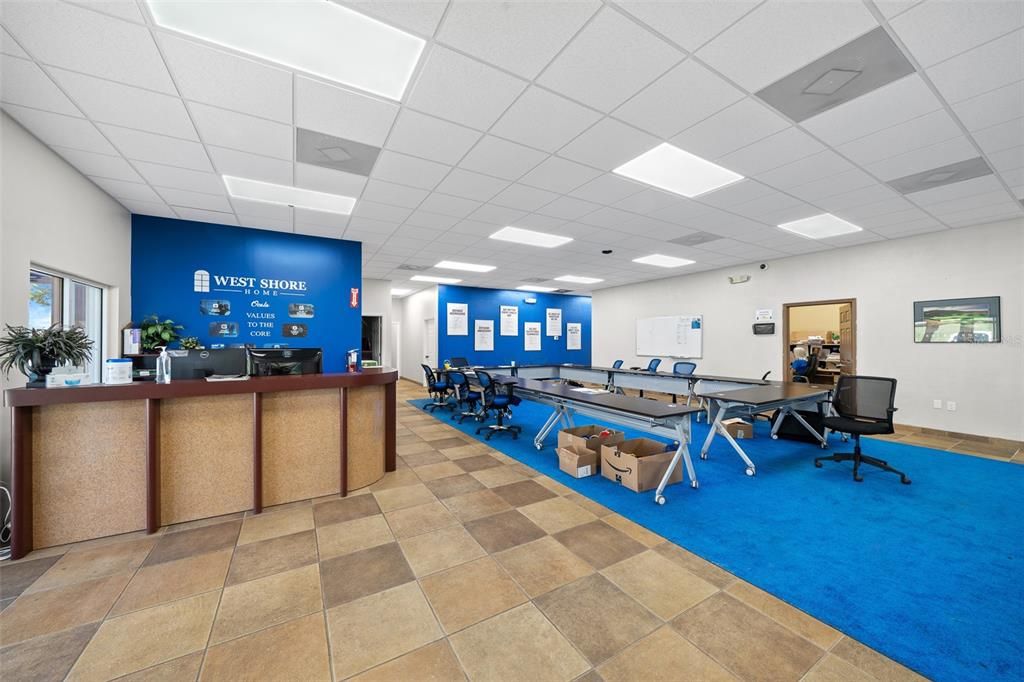 Game Room, Interior, Recessed Lighting