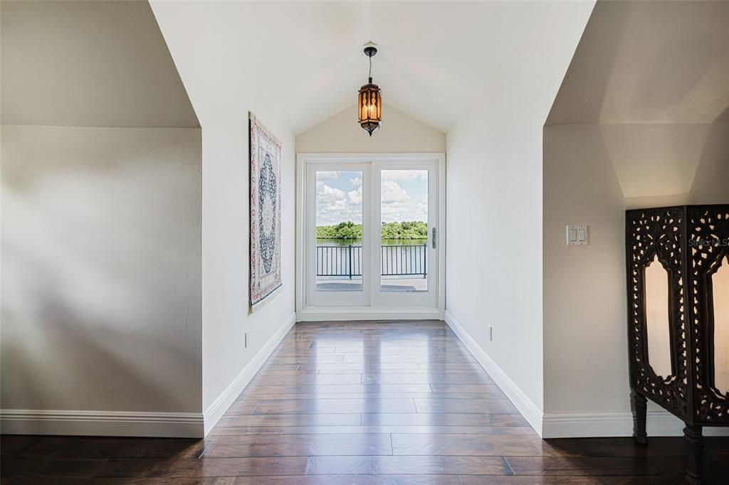 Interior, Pendant Lights, Wood Texture Flooring
