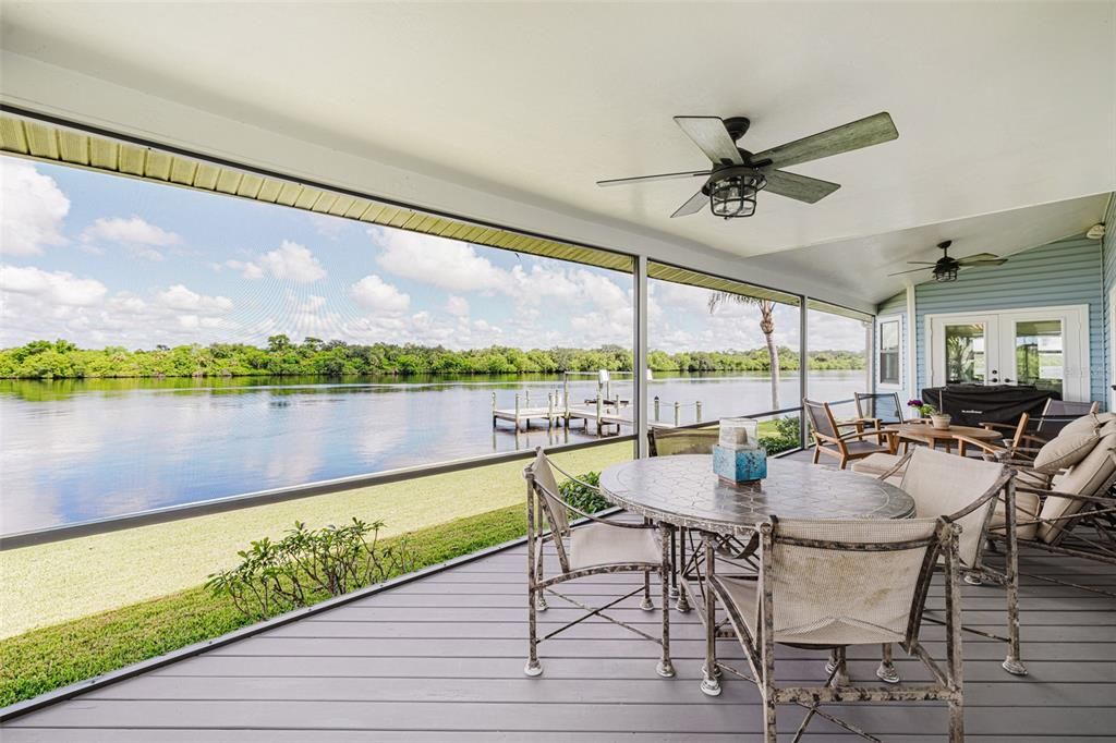 Dining room, Interior, Sun Room, Water, Wood Texture Flooring
