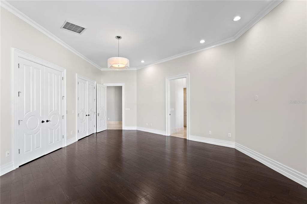 Empty room, Interior, Pendant Lights, Recessed Lighting, Wood Texture Flooring