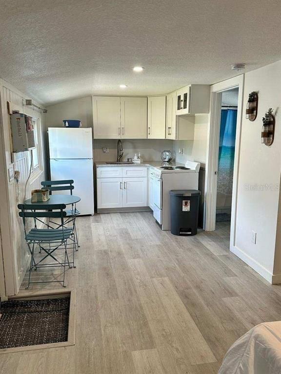 Dining room, Interior, Kitchen, Recessed Lighting, Wood Texture Flooring